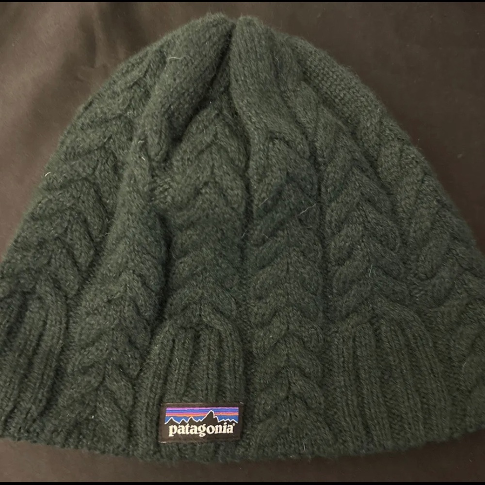 Patagonia Beanie Hat OS Green Cable Knit Wool Blend Fleece Lined Logo